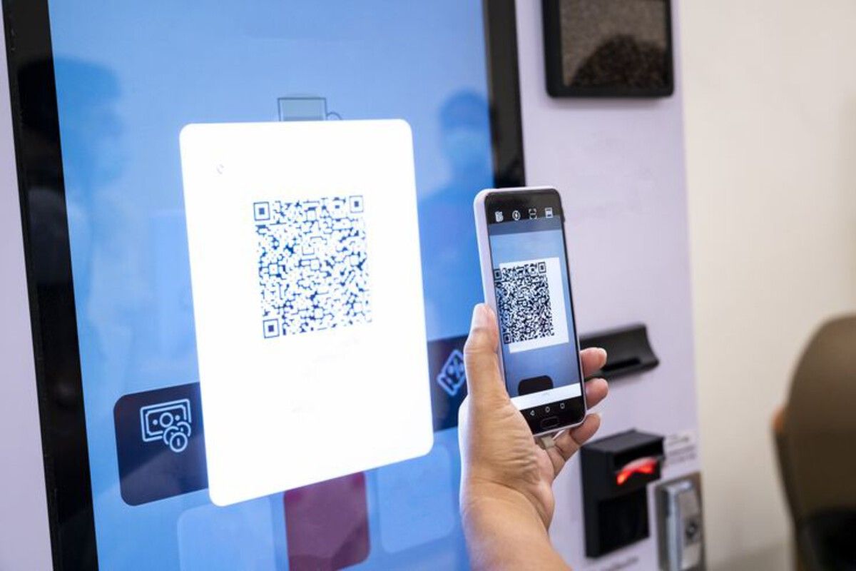scanning-a-wifi-qr-code-on-a-kiosk-screen